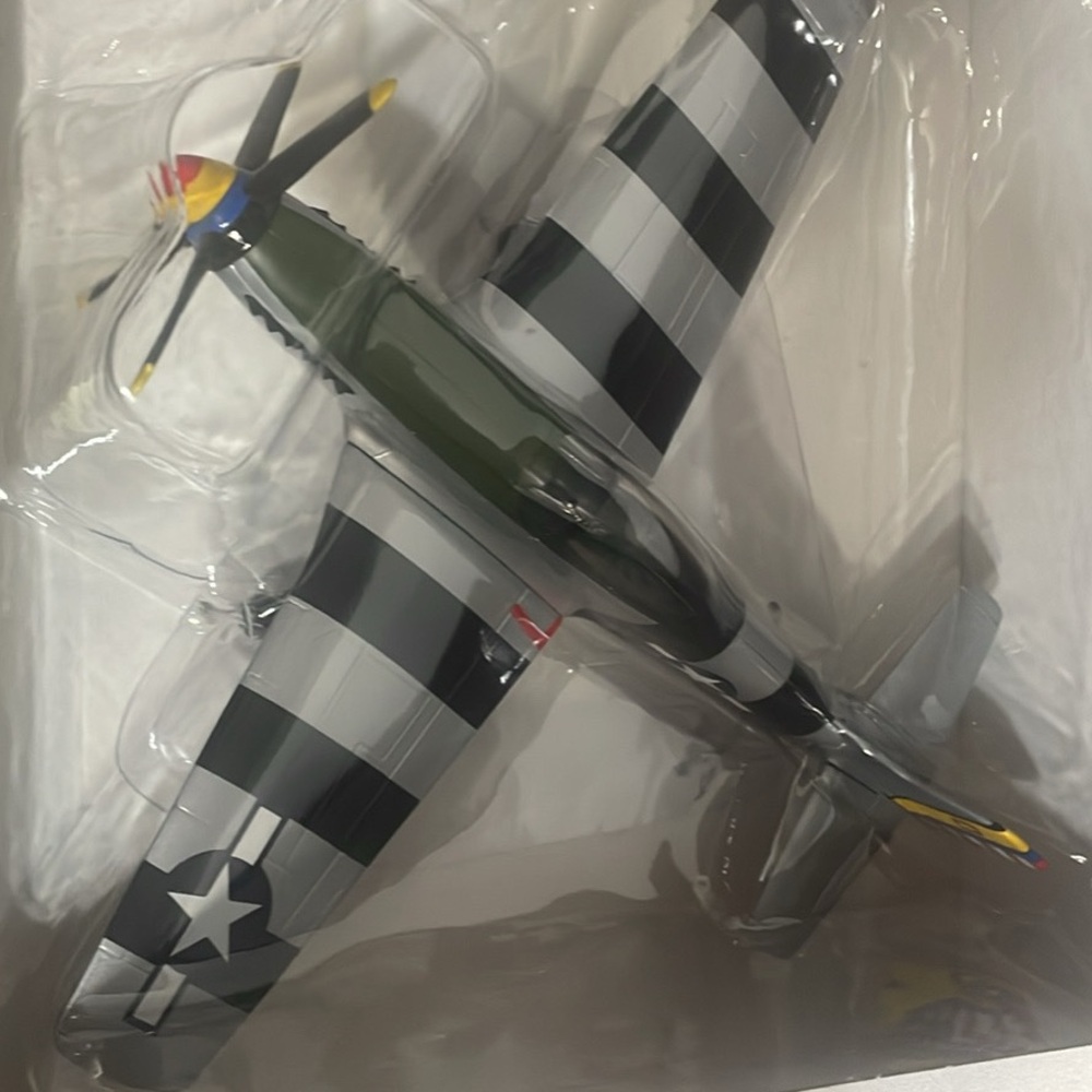 SpecCast Airplane Model - Picture 4 of 9